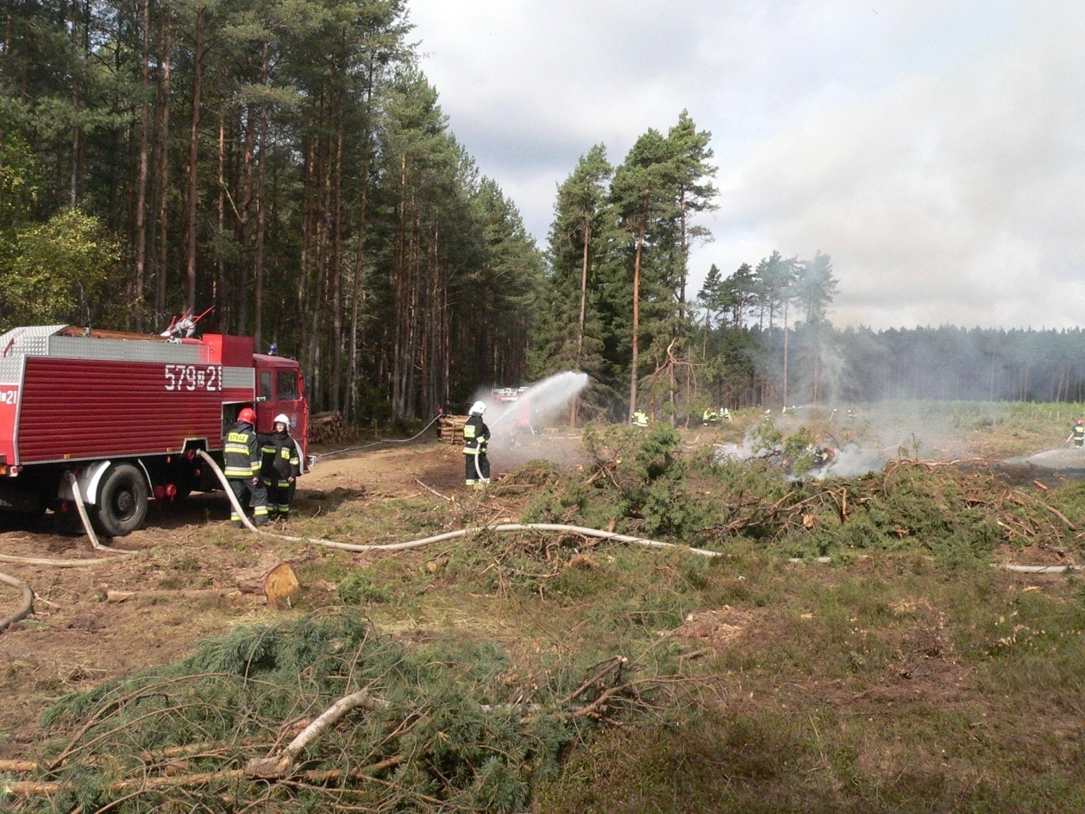 Ćwiczenia – gaszenie pożaru lasu - fot. Mirosław Skowron